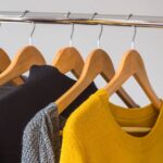 Mama liebt Listen #MachdirdasLebenleichter 18 Oberteile auf einer Stange: Mit einer Capsule Wardrobe ist es viel übersichtlicher und Kleiderschrank ausmisten macht sogar Spaß.